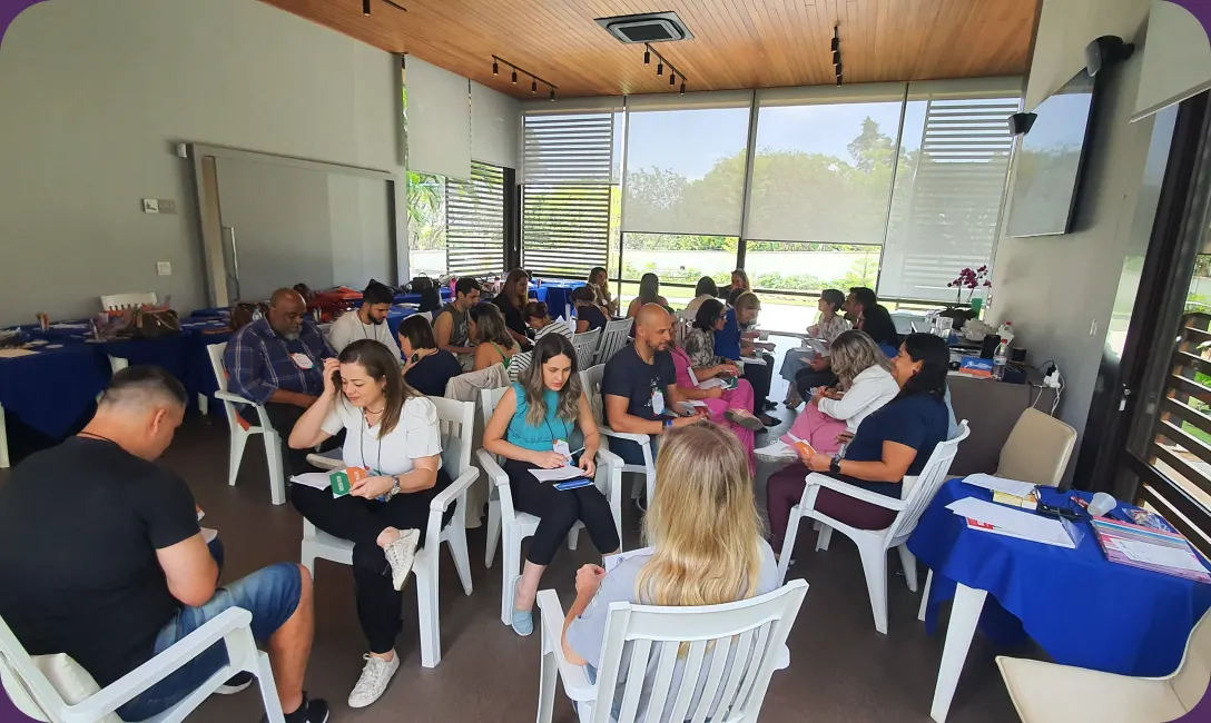 Participantes em atividade durante a imersão